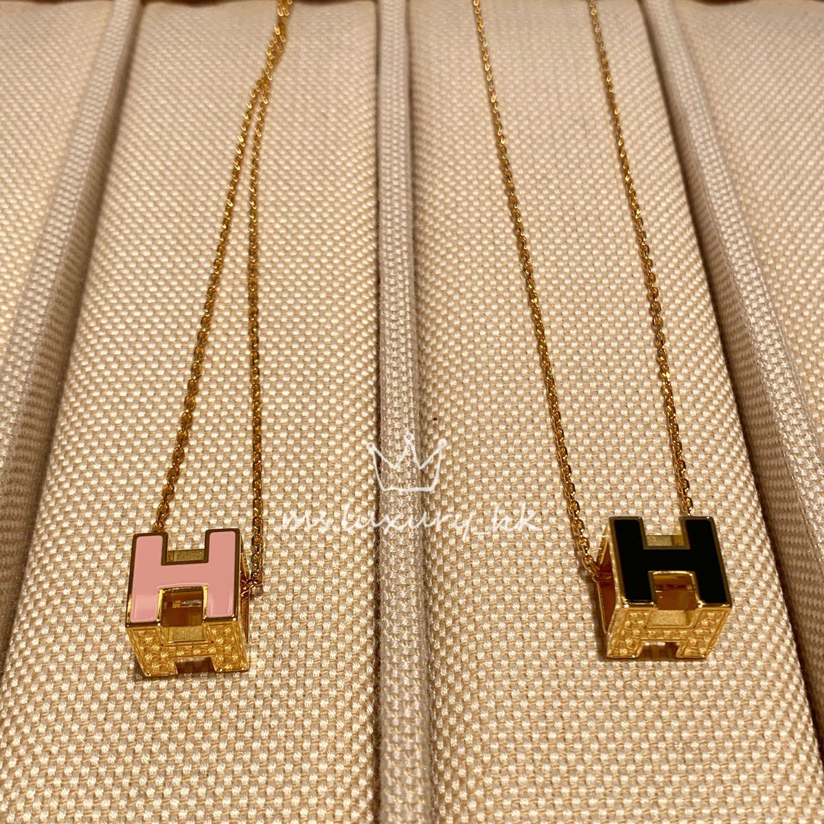 18K Cage D'H Hermes Grey Necklace