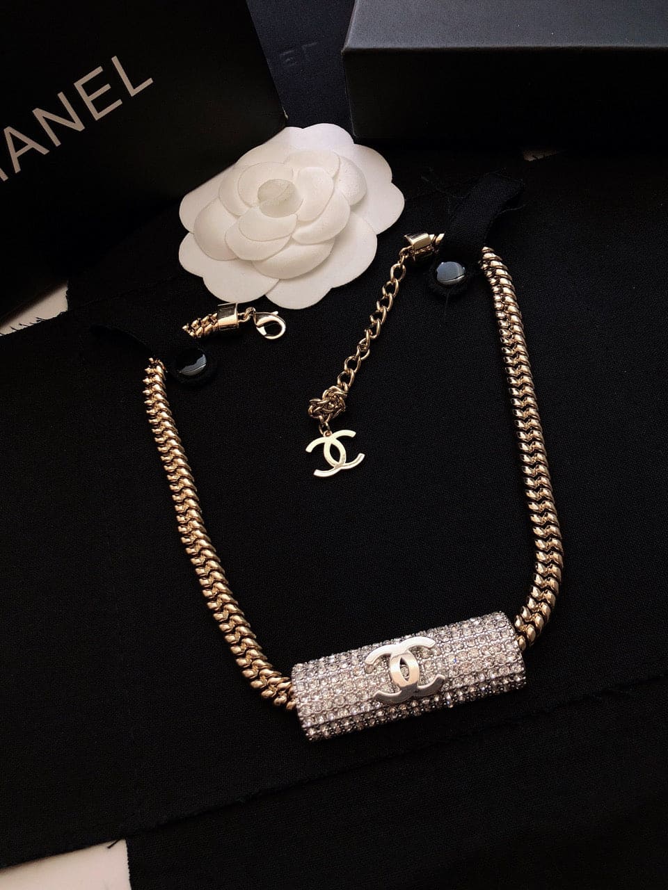 18K  Chanel Diamonds Chain Necklace