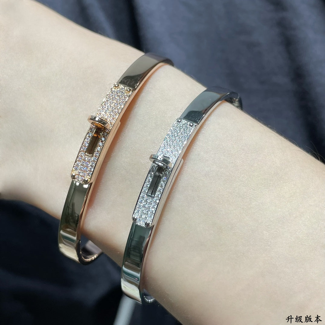 18K Kelly Small Model Diamond Hermes Bracelet