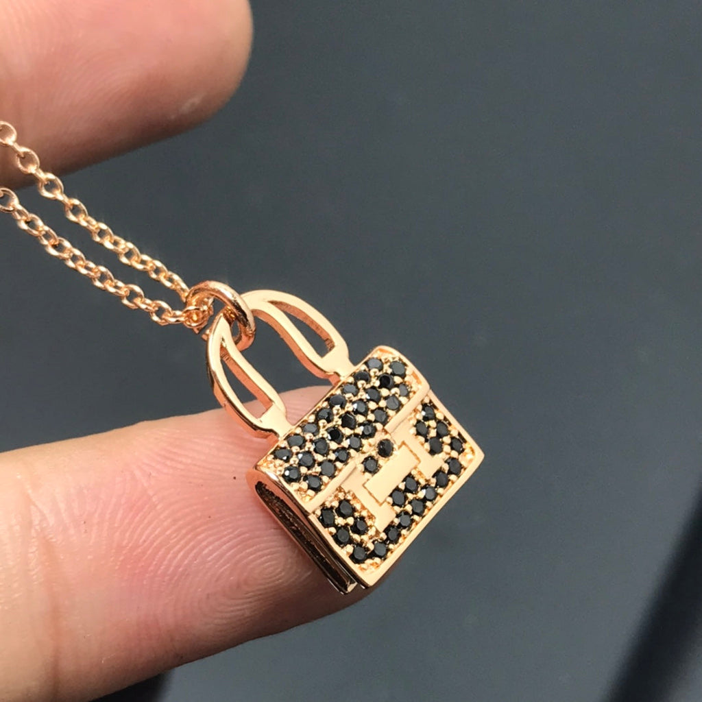 18K Amulettes Kelly Black Diamonds Hermes Necklace