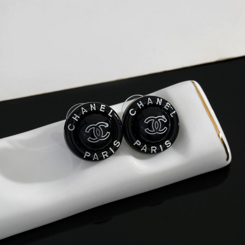 18K  Chanel Black Round Earrings