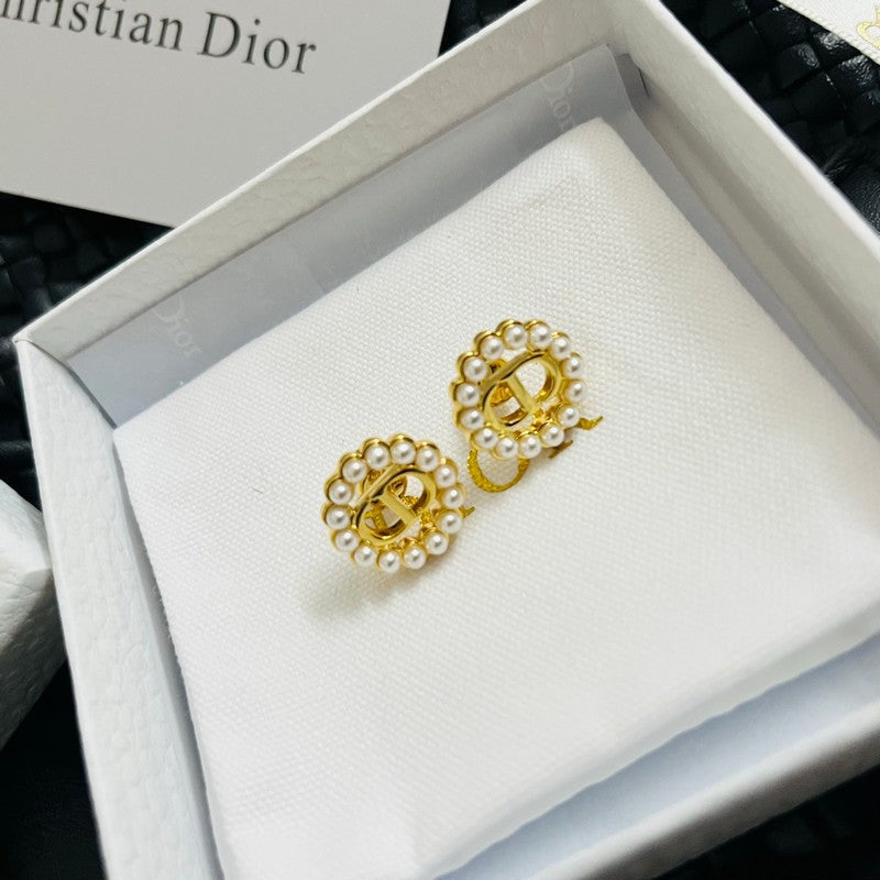 18K Dior Pearl Earrings