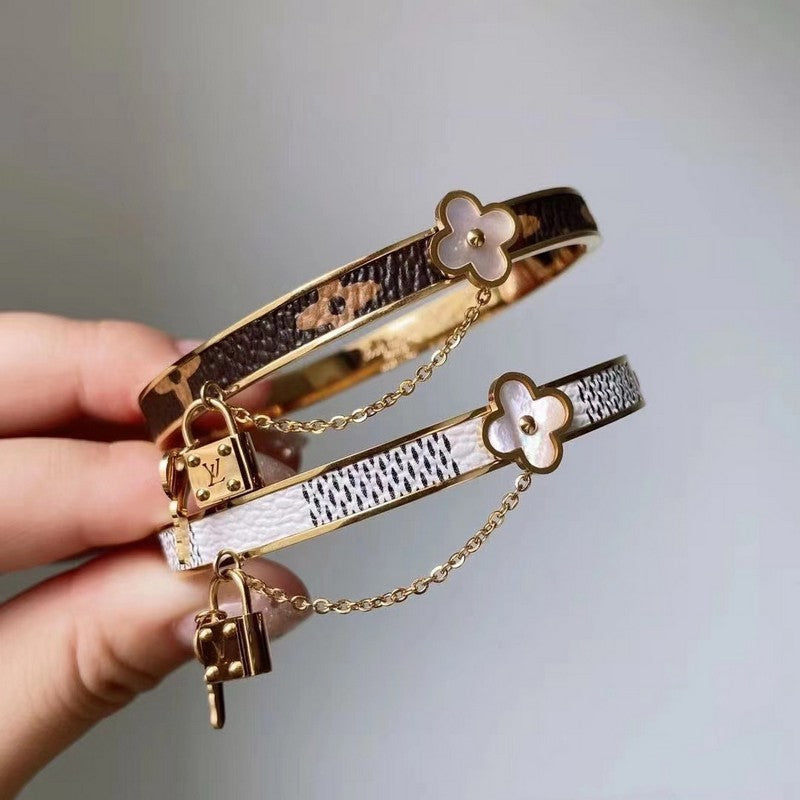 18K Louis Vuitton Blooming Bracelet