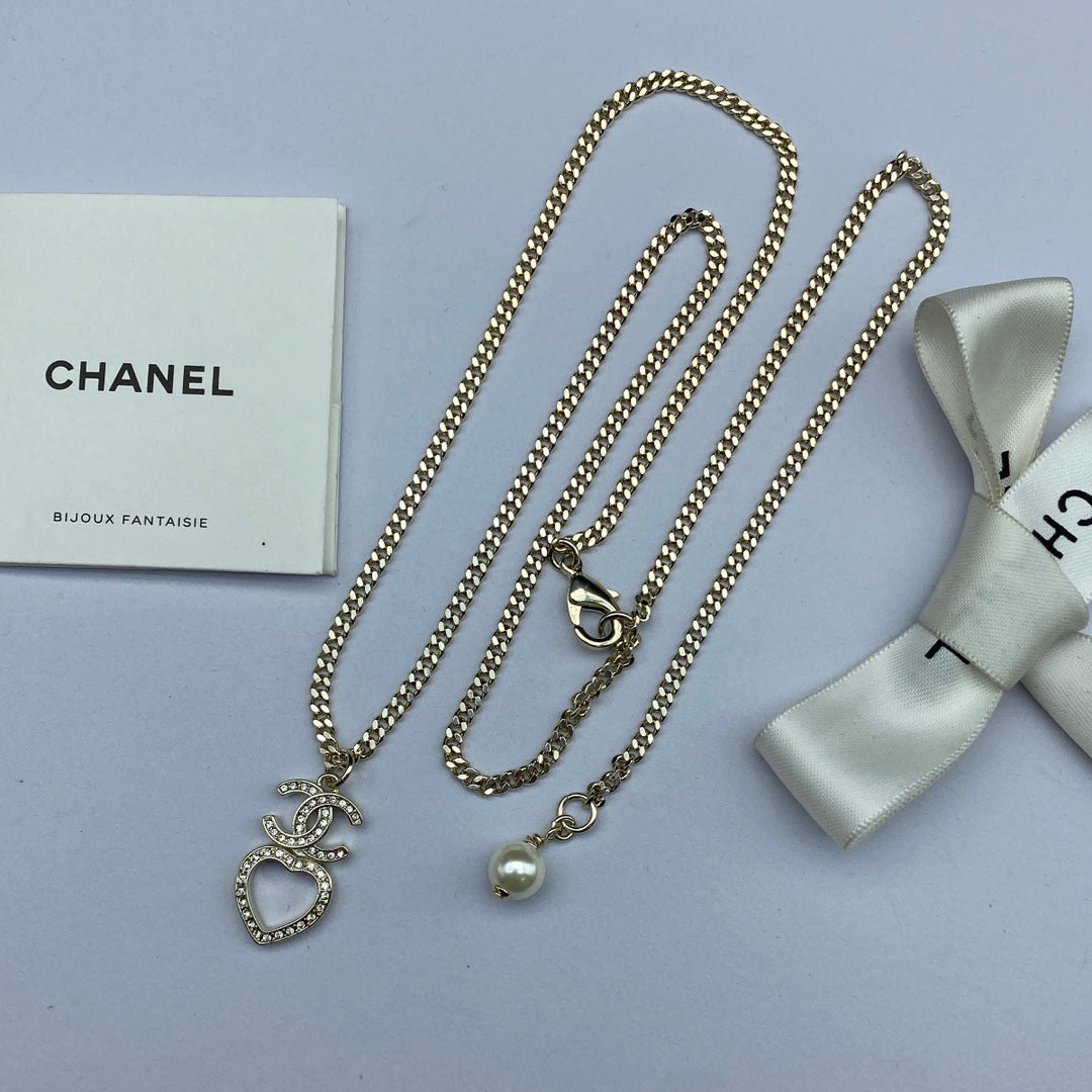 18K  Chanel Heart Chain Necklace