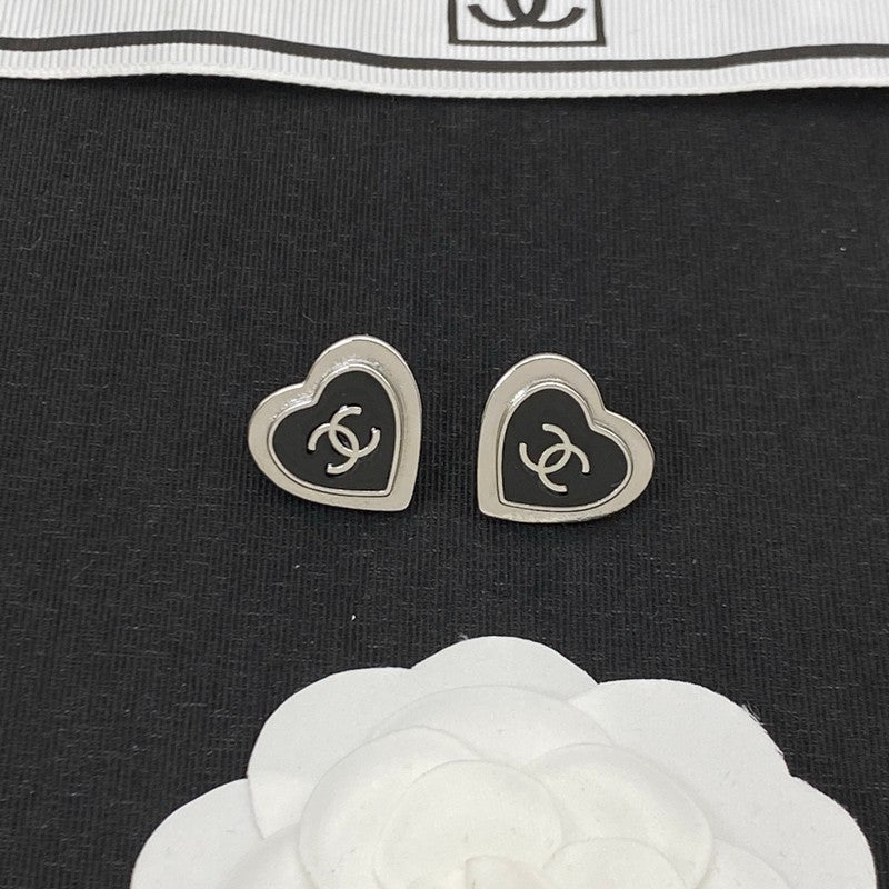 18K  Chanel Black & Red Heart Gold Earrings