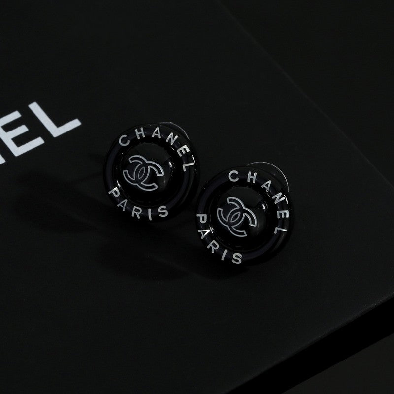 18K  Chanel Black Round Earrings
