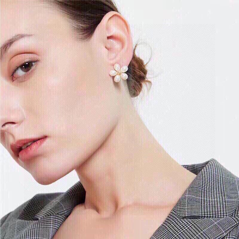 18K Celine Flower Pearls Earrings