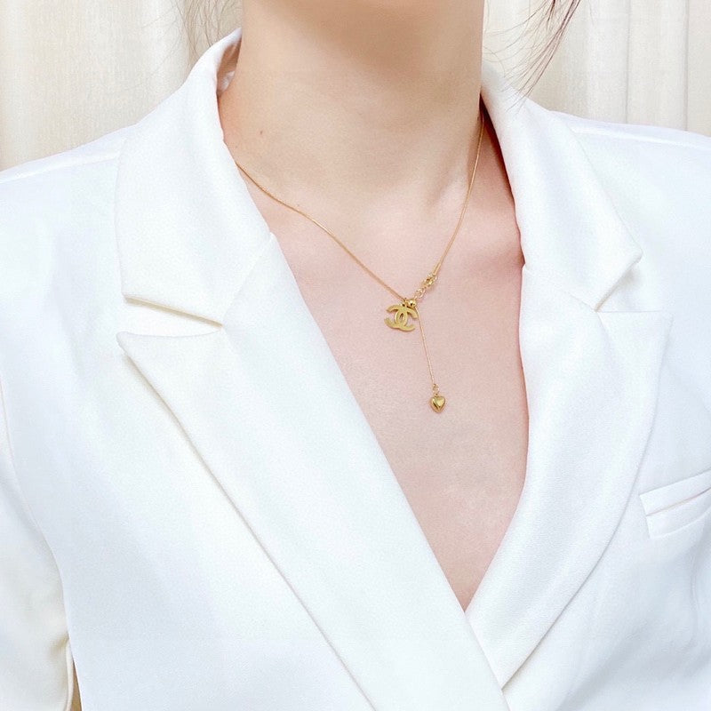 18K  Chanel Heart Pendant Gold Necklace