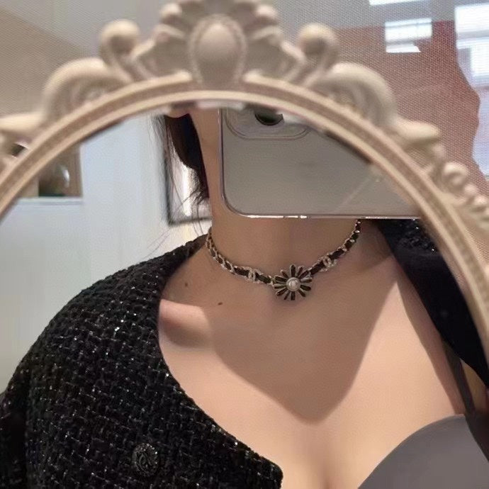 18K  Chanel Flower Leather Choker Necklace