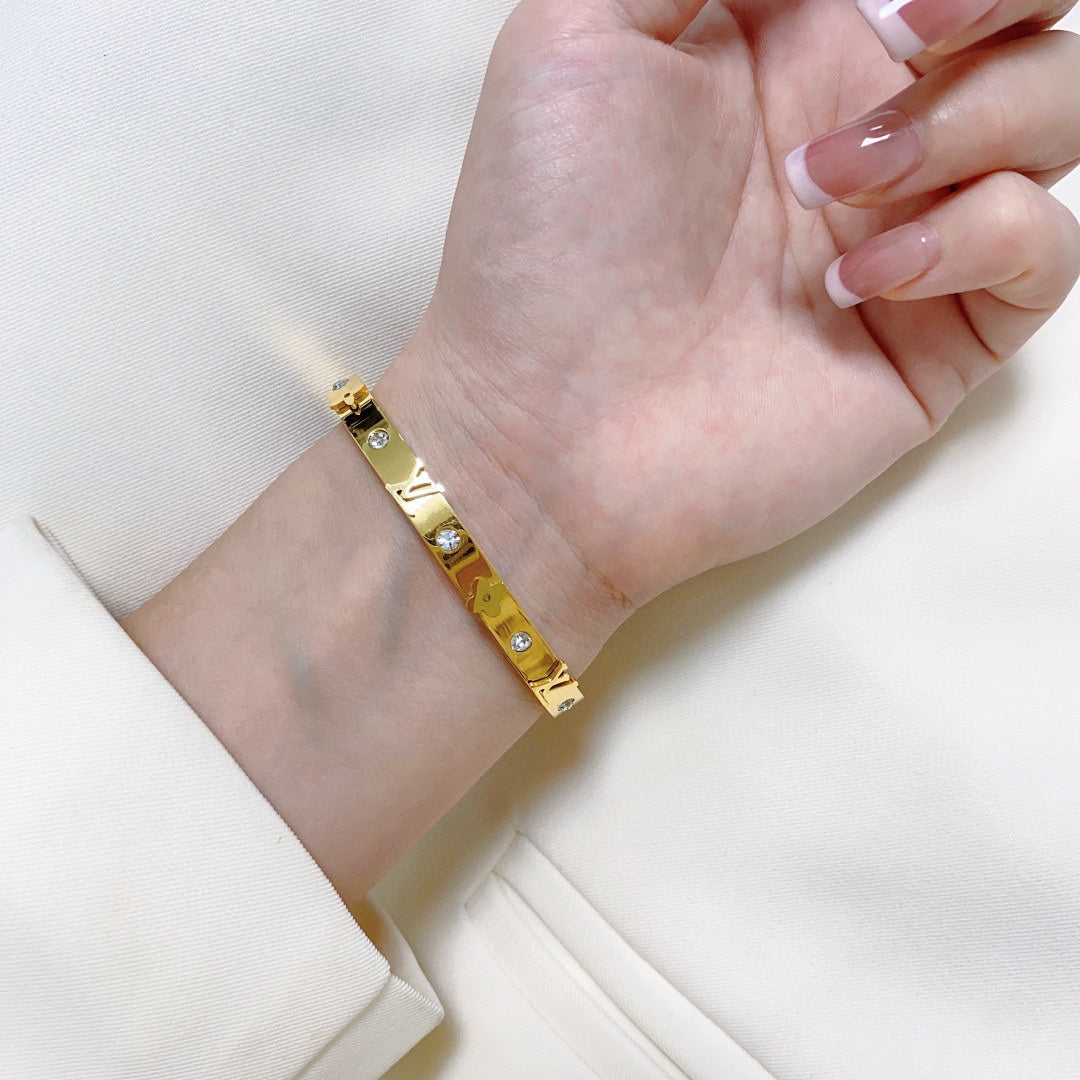 18K Louis Vuitton Diamonds Bracelet