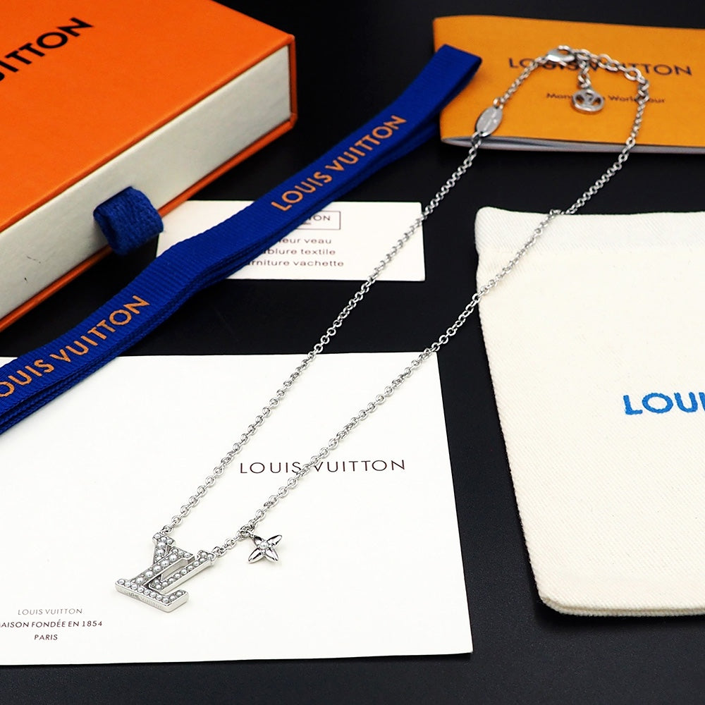 18K Louis Vuitton Iconic Pearls Necklace