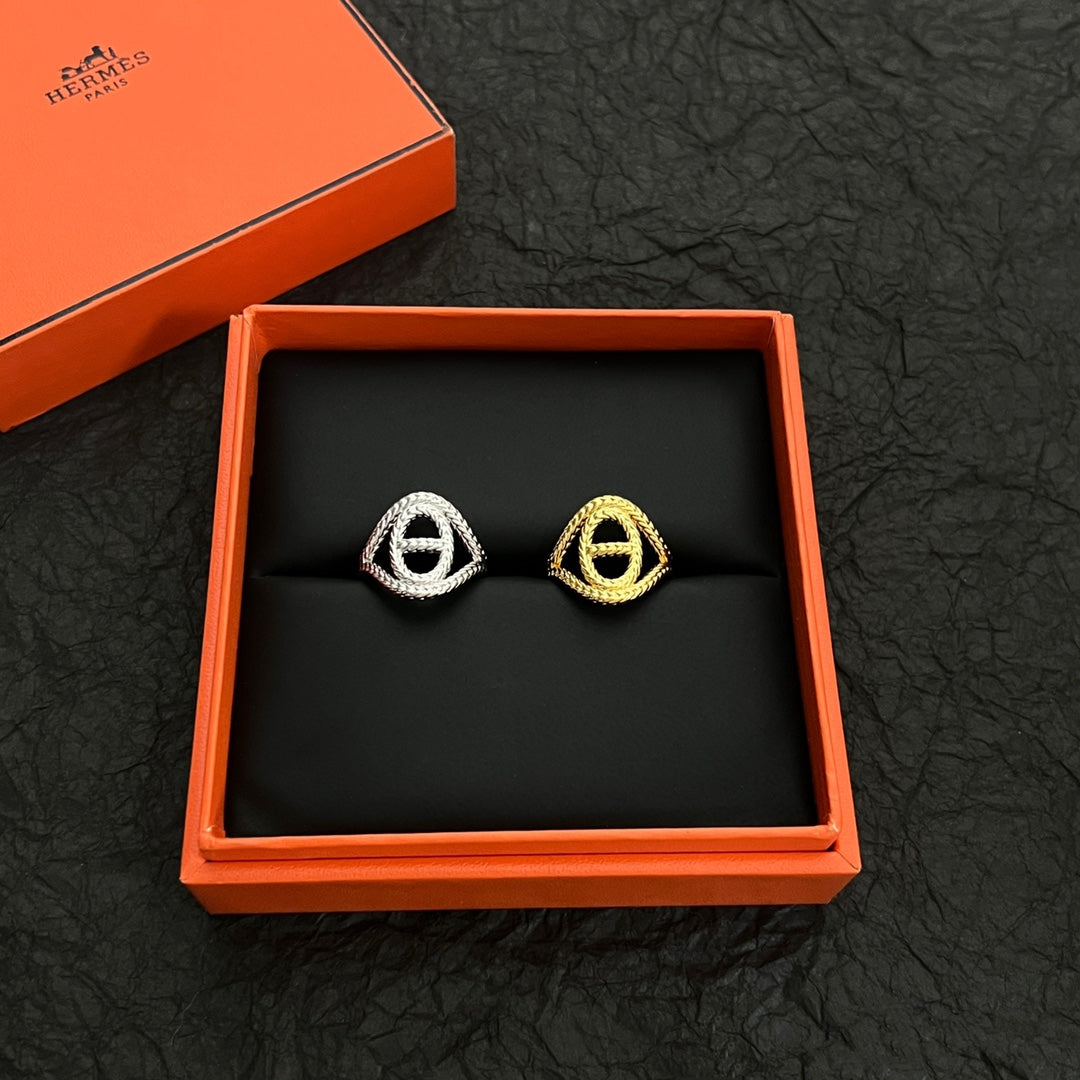 18K Chaine D'Ancre Danae Medium Hermes Ring