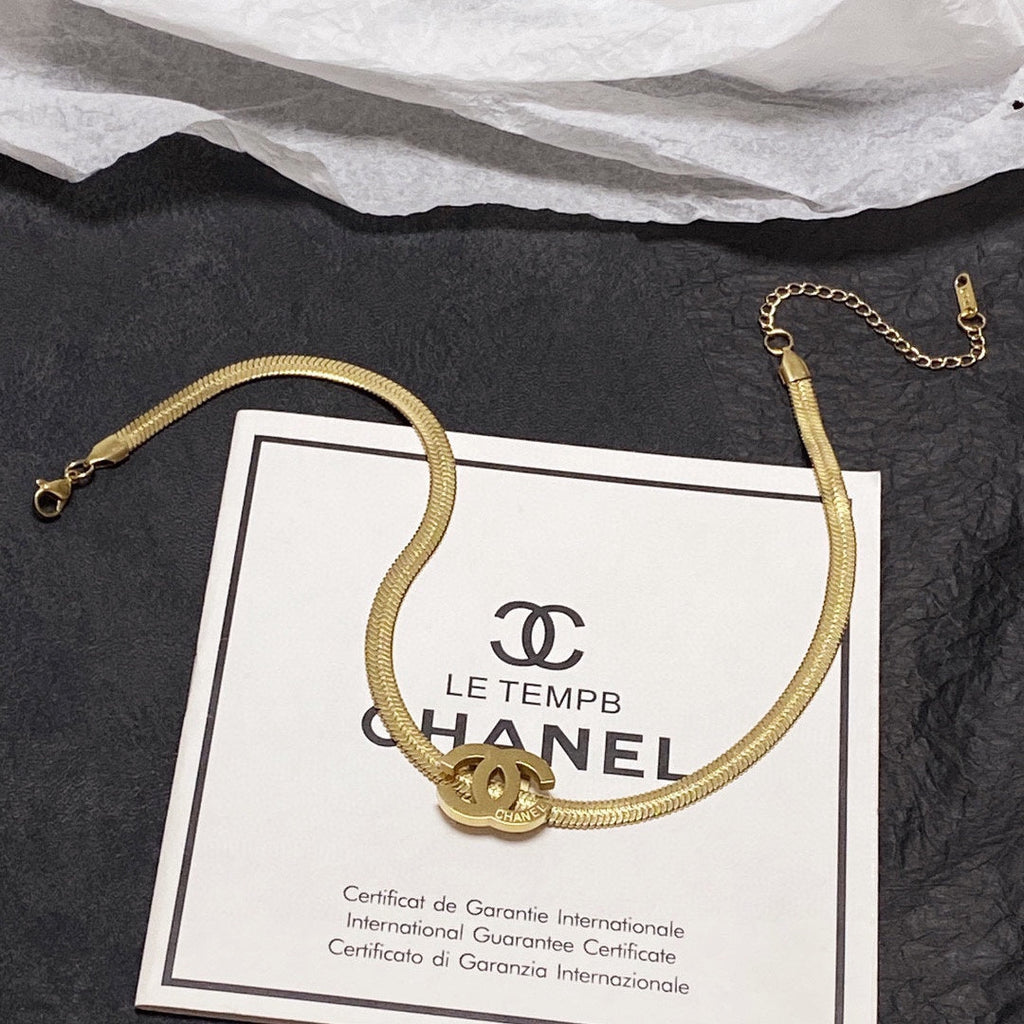 18K  Chanel Gold Chain Choker Necklace