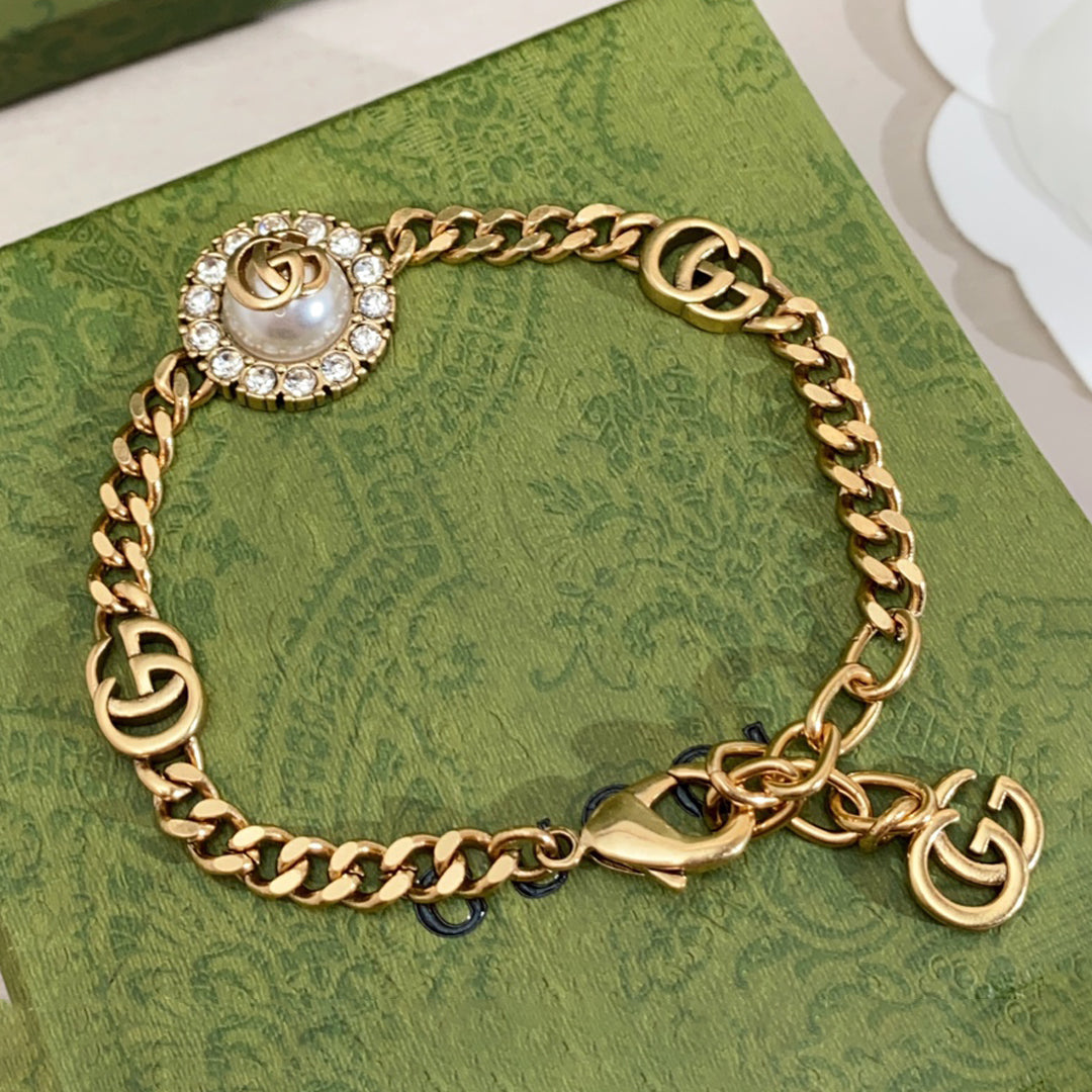 18K Double Gucci Interlocking Gucci Pearl Chain Bracelet