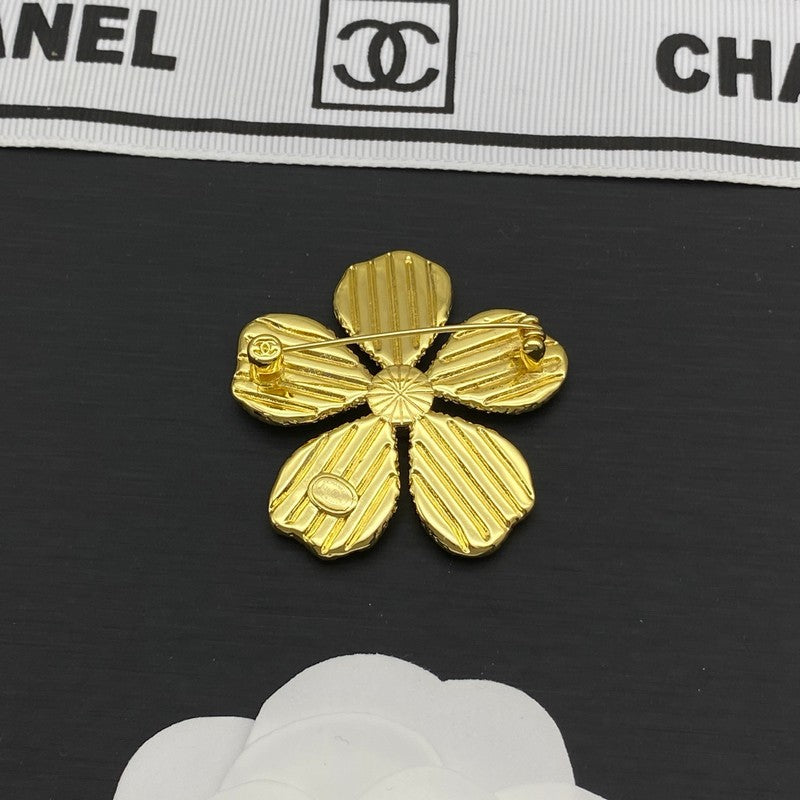 18K  Chanel Pearl Gold Brooch