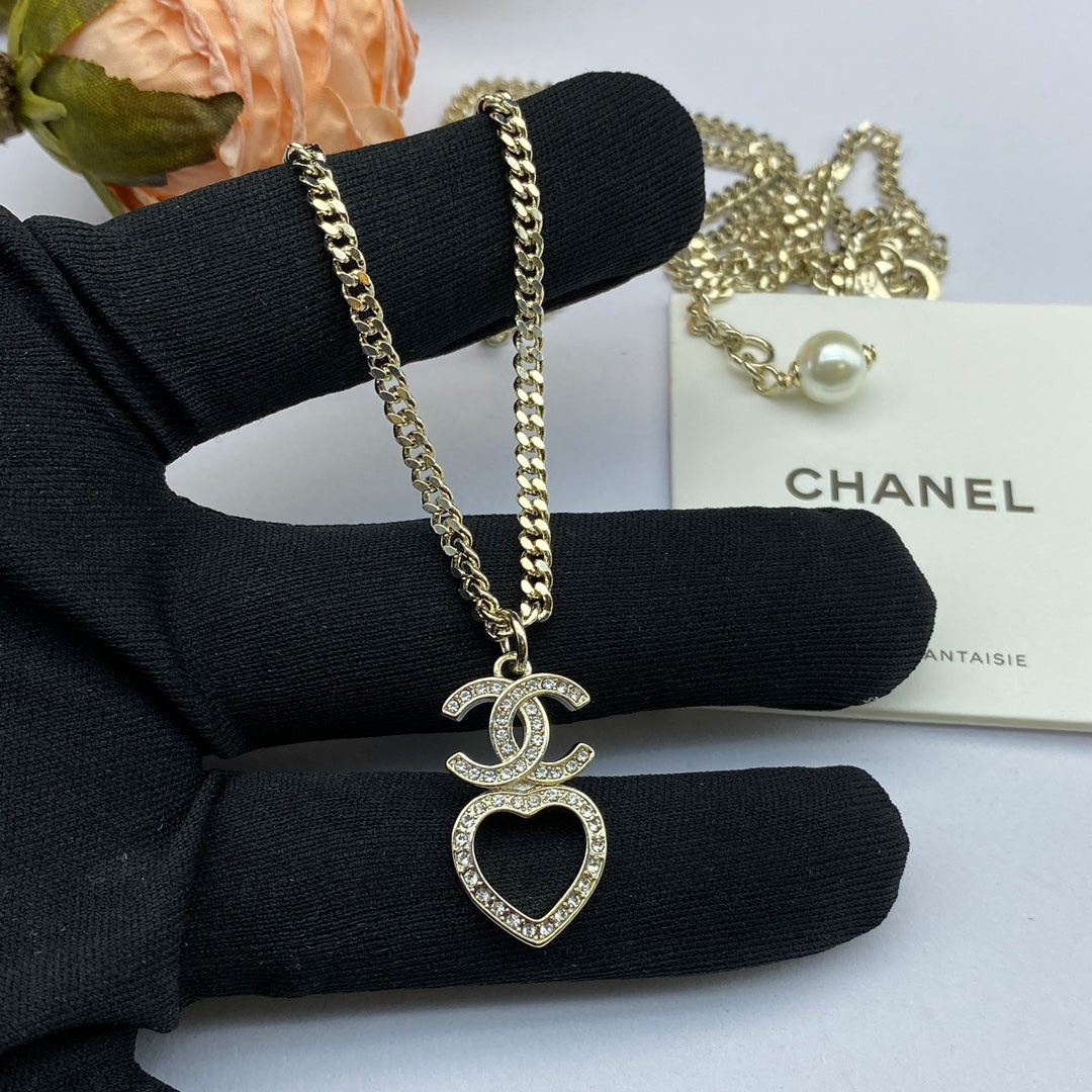18K  Chanel Heart Chain Necklace