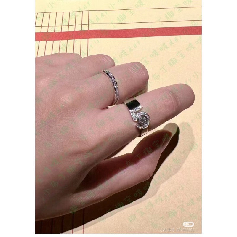 18K  Chanel No.5 Diamond Ring