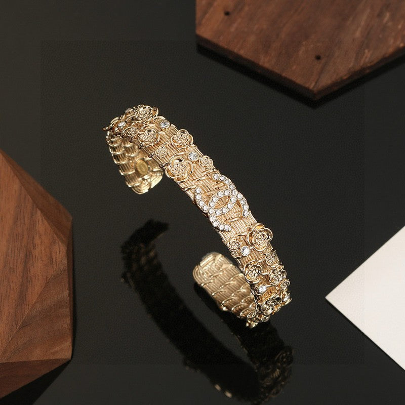 18K  Chanel Flower Diamond Cuff Bracelet