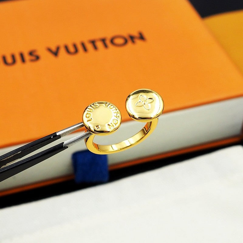 18K Louis Vuitton Studs Ring