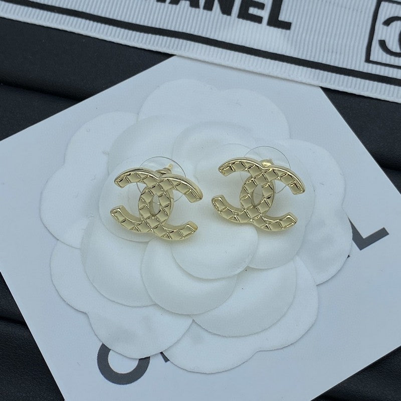 18K  Chanel Classic Earrings