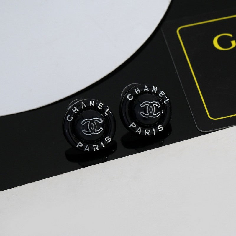 18K  Chanel Black Round Earrings