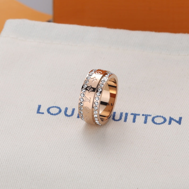 18K Louis Vuitton Catch Diamonds Ring