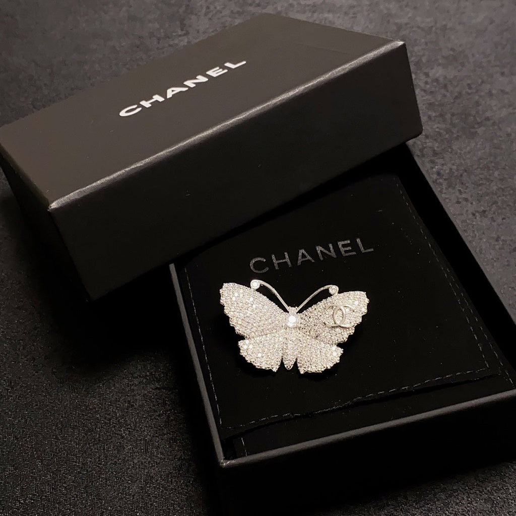 18K  Chanel Butterfly Diamonds Brooch
