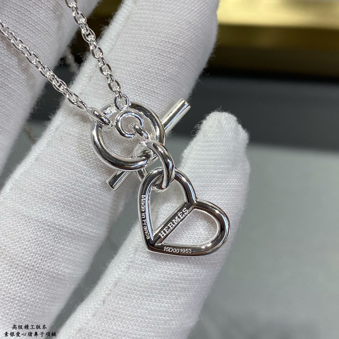 18K Cache-coeur Amulette Pendant Hermes Necklace