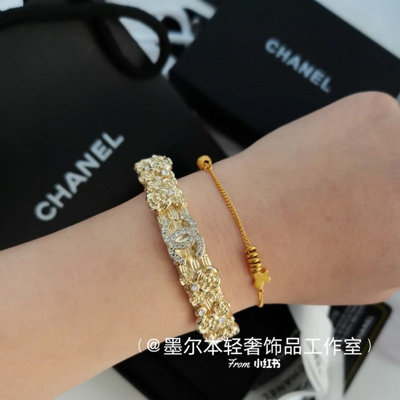 18K  Chanel Flower Diamond Cuff Bracelet