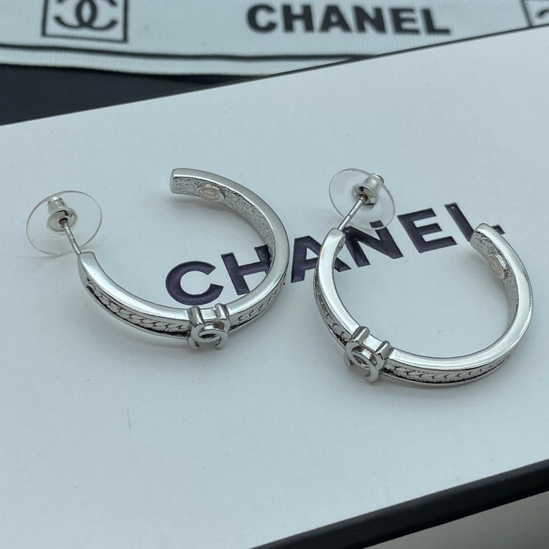 18K  Chanel Circle Zircon Earrings