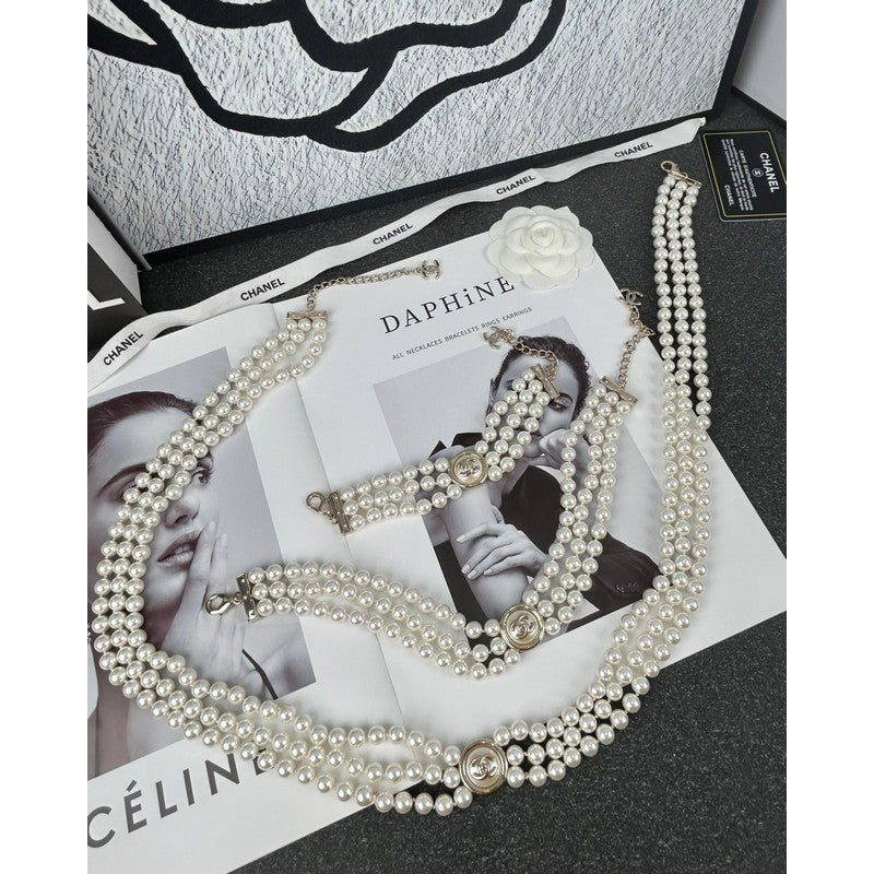 18K  Chanel Choker Pearl Chain Necklace