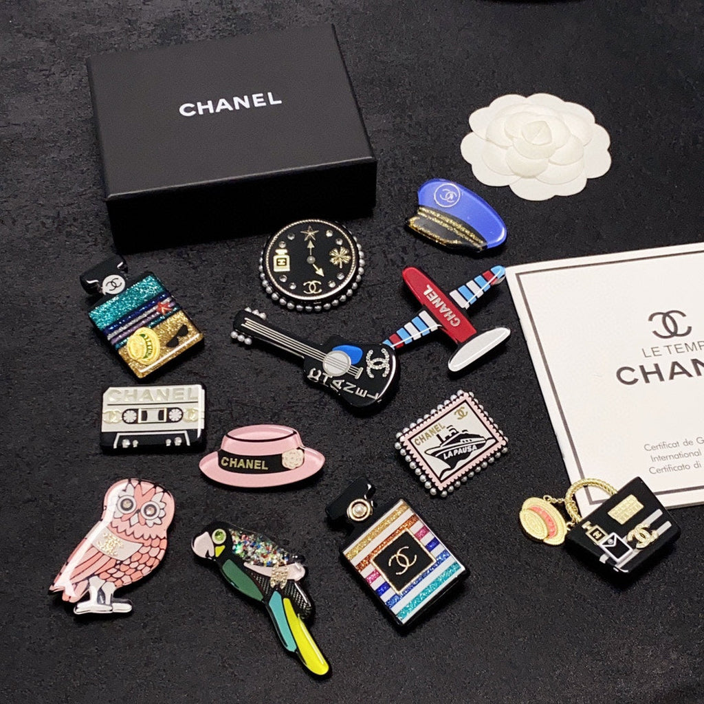 18K  Chanel Bag Brooch