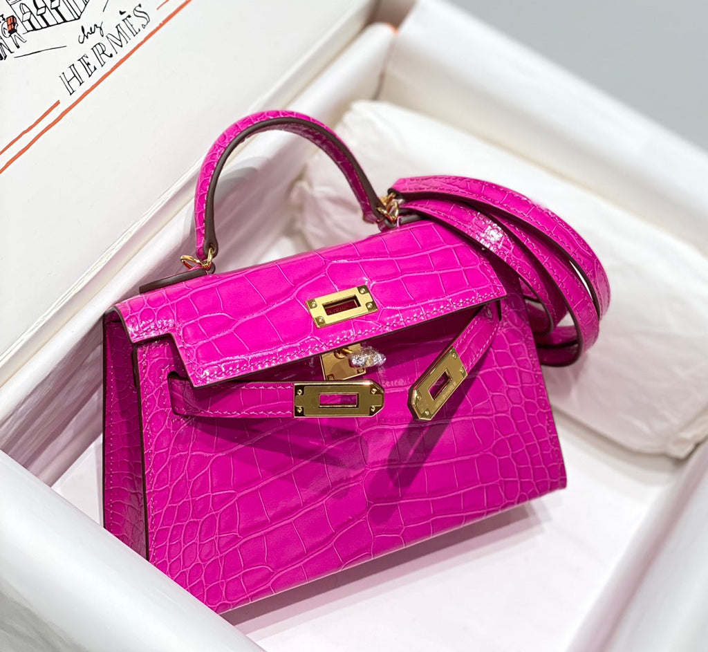 HERMES 25S MINI KELLY 19 IN DEEP MAGENTA CALFSKIN GOLD HARDWARE
